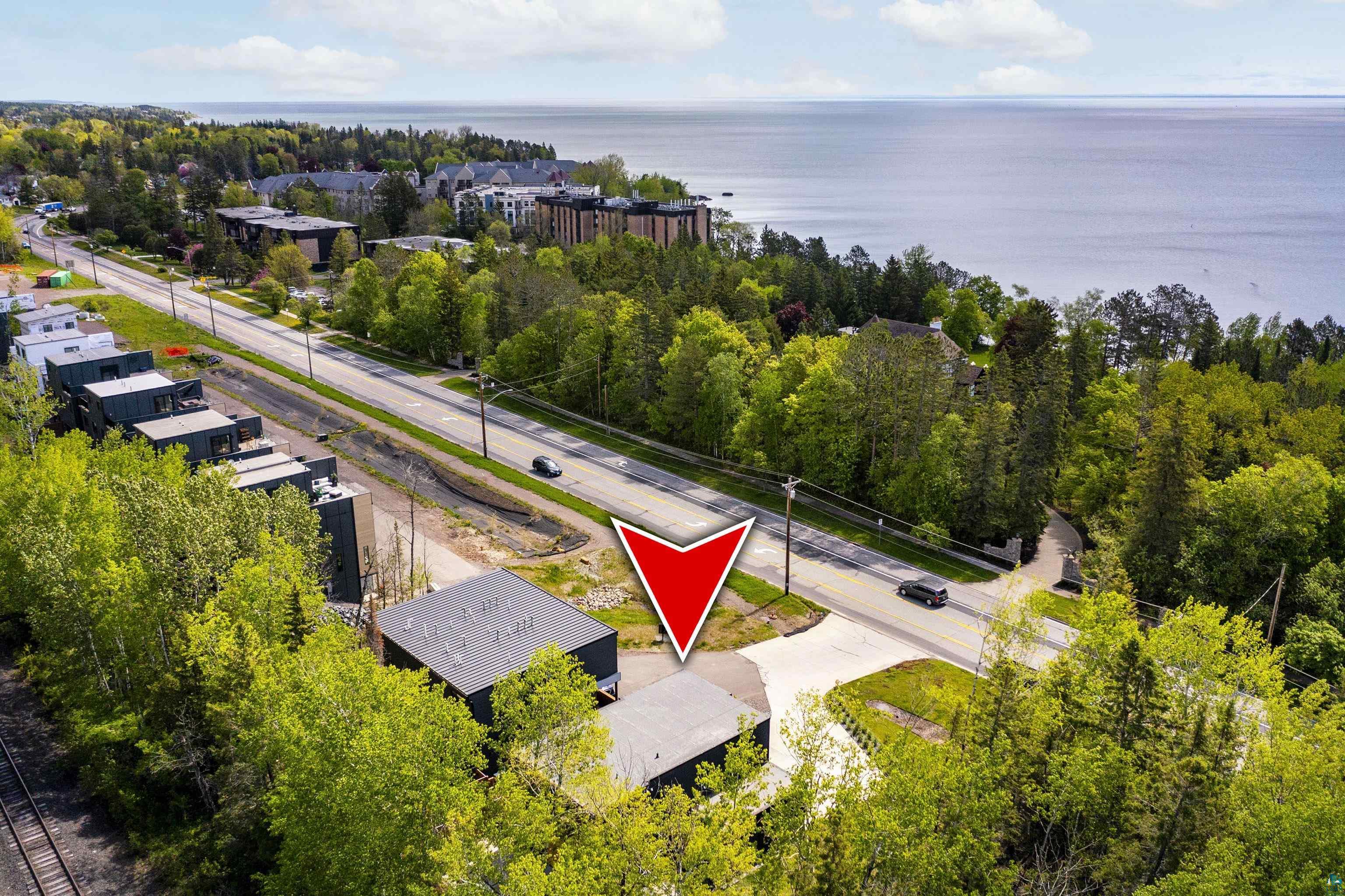 3625 London Road Duluth, MN 55804 - Photo 27 of 28 Drone / aerial view with a water view