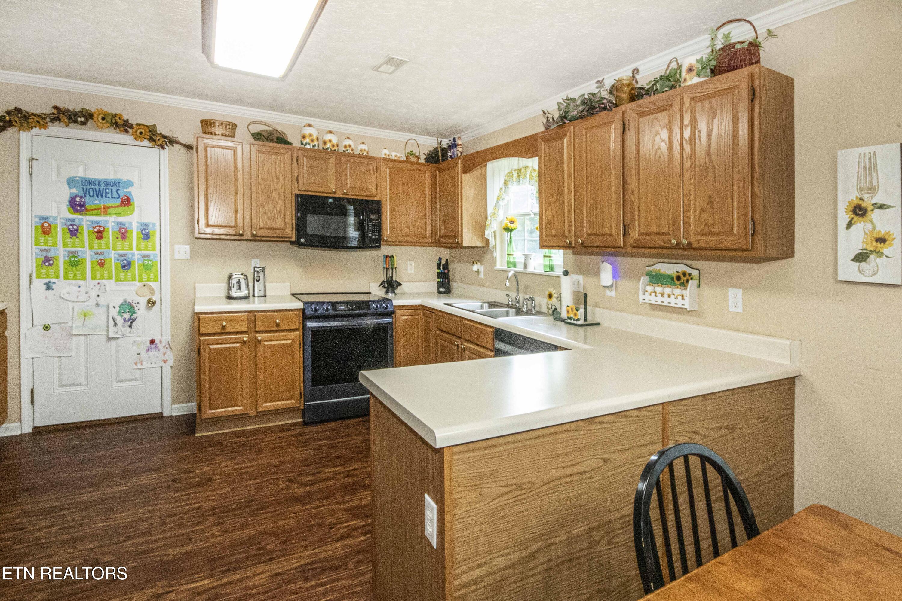 198 Nicely Trail Powell, TN 37849 - Photo 13 of 37 V19A1572