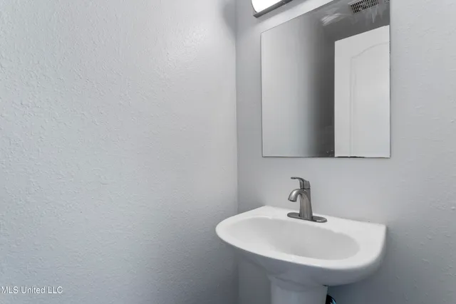 $139,000 | 3230 Cumberland Road, Unit 25, Ocean Springs, MS 39564