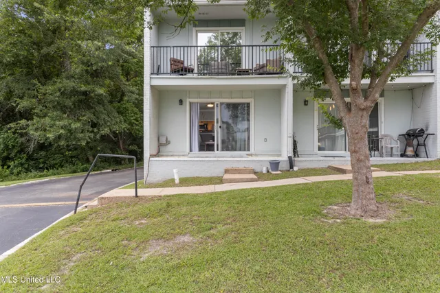 $139,000 | 3230 Cumberland Road, Unit 25, Ocean Springs, MS 39564