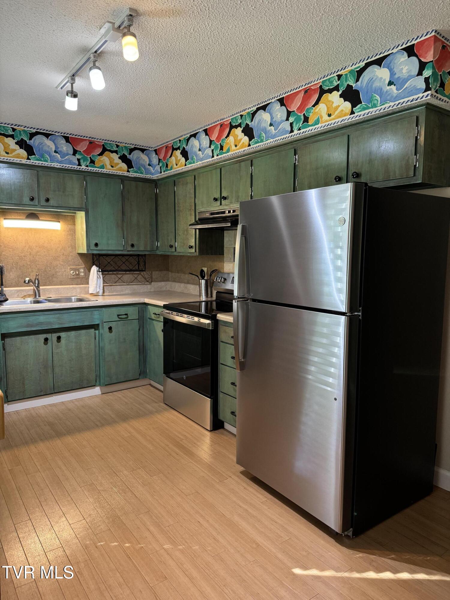 2121 Hickory Springs Road, Unit 2121 Johnson City, TN 37604 - Photo 6 of 54 New Kitchen Applicances