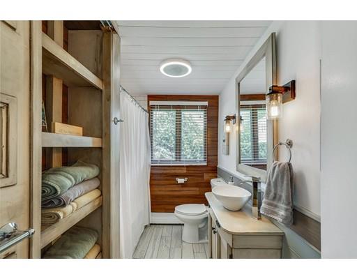 7 Crowningshield Road Worcester, MA 01604 - Photo 12 of 27 Gallery Image 12