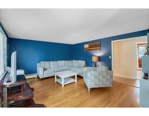 7 Crowningshield Road Worcester, MA 01604 - Photo 4 of 27 Gallery Image 4