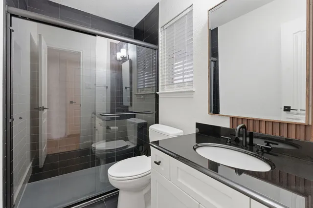 $425,000 | 1511 Knoll Ridge Drive, Cedar Park, TX 78613