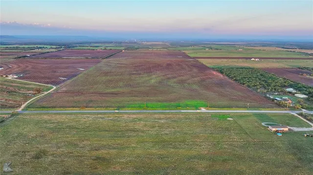 a view of a tennis court