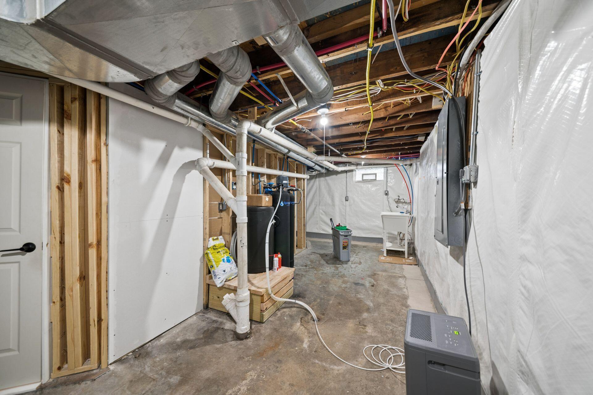 829 Thomas Road Columbus, OH 43212 - Photo 41 of 52 Utility Space