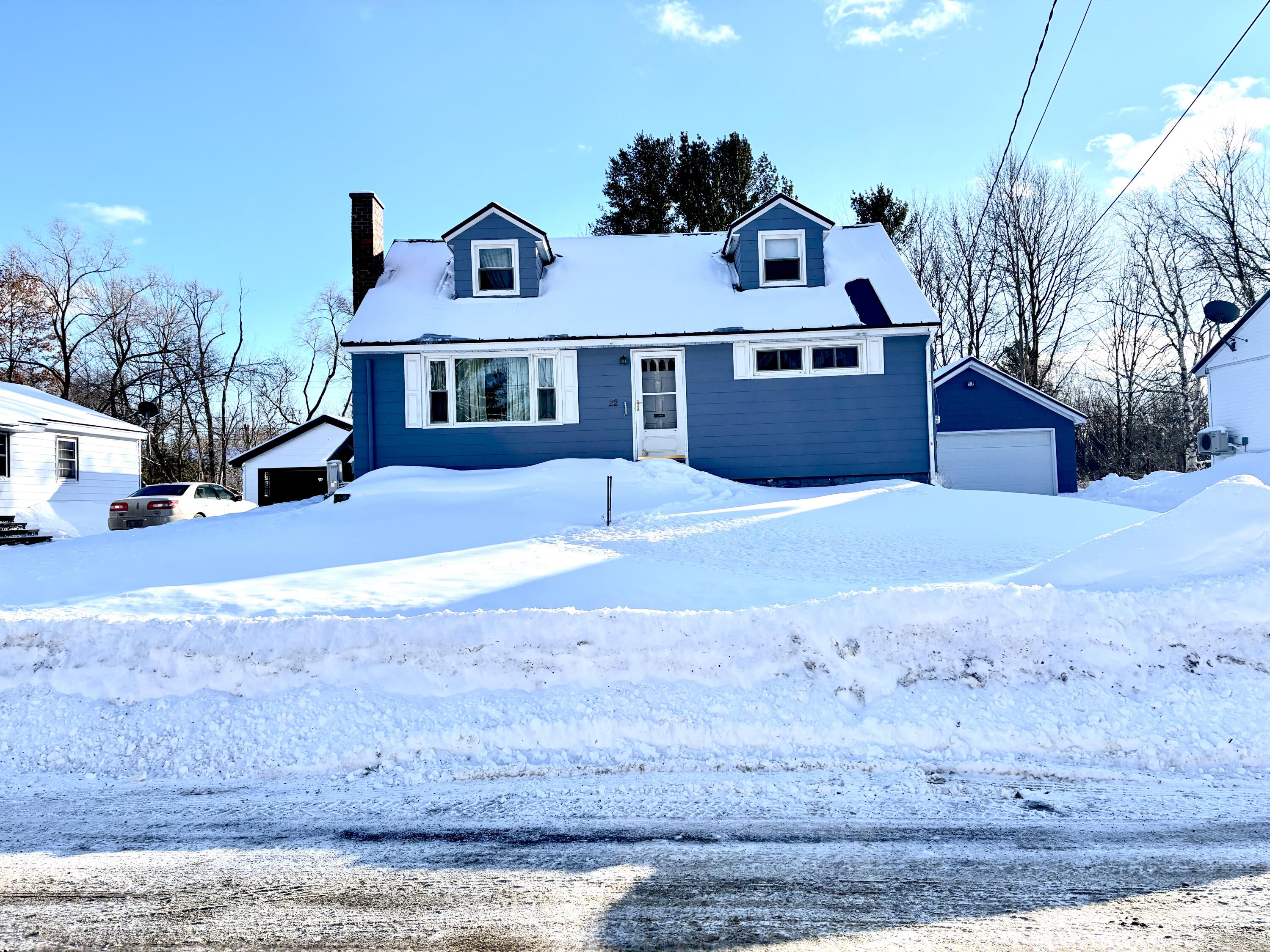 22 Colony Place Millinocket, ME 04462 - Photo 2 of 39 IMG_5226