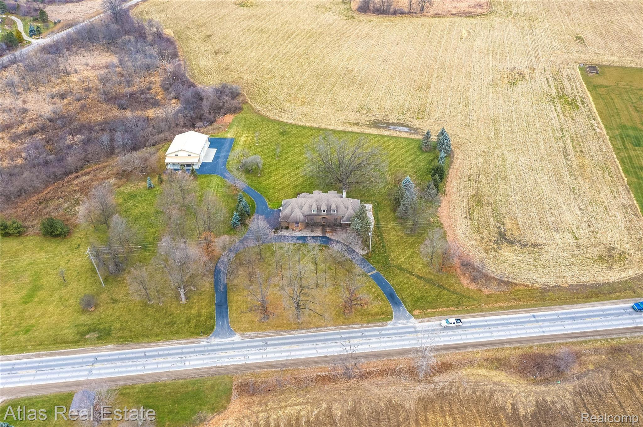 7217 Perry Road Grand Blanc, MI 48439 - Photo 12 of 84 Exteriors (11 of 25).jpg