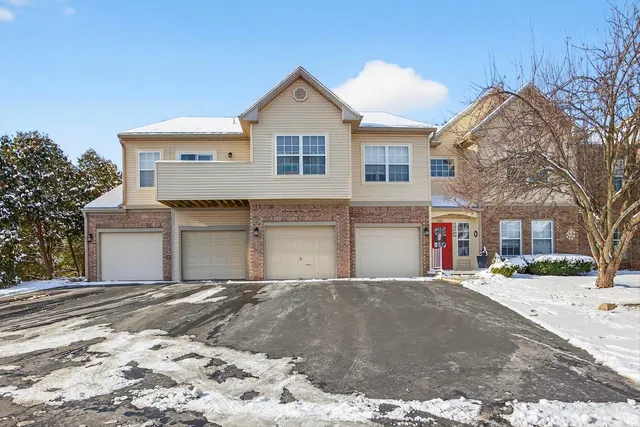 $219,900 | 3705 East Barrington Drive, Unit B101, Bloomington, IN 47408