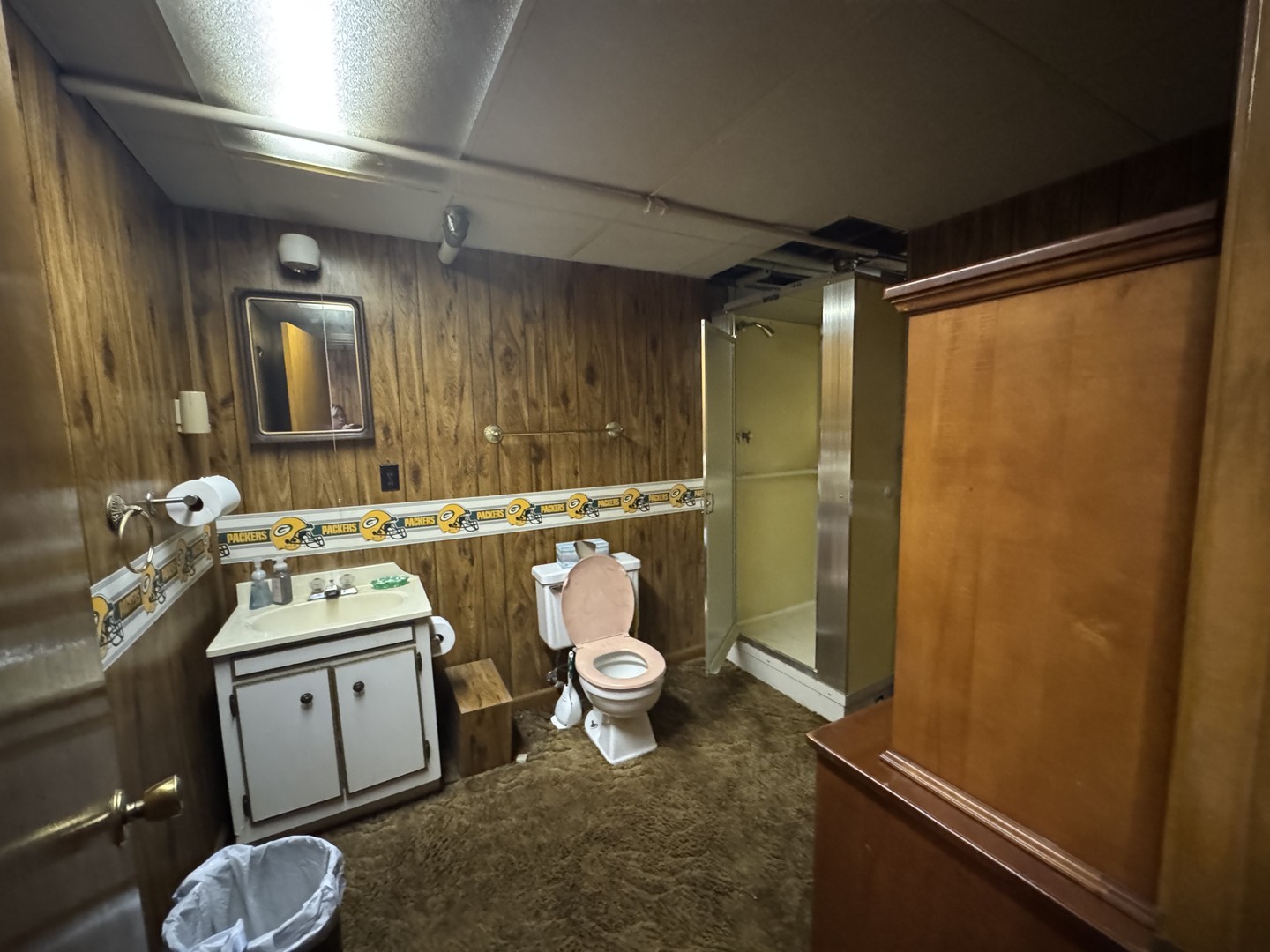 700 Garfield Road Harvard, IL 60033 - Photo 31 of 37 a bathroom with a sink toilet and shower