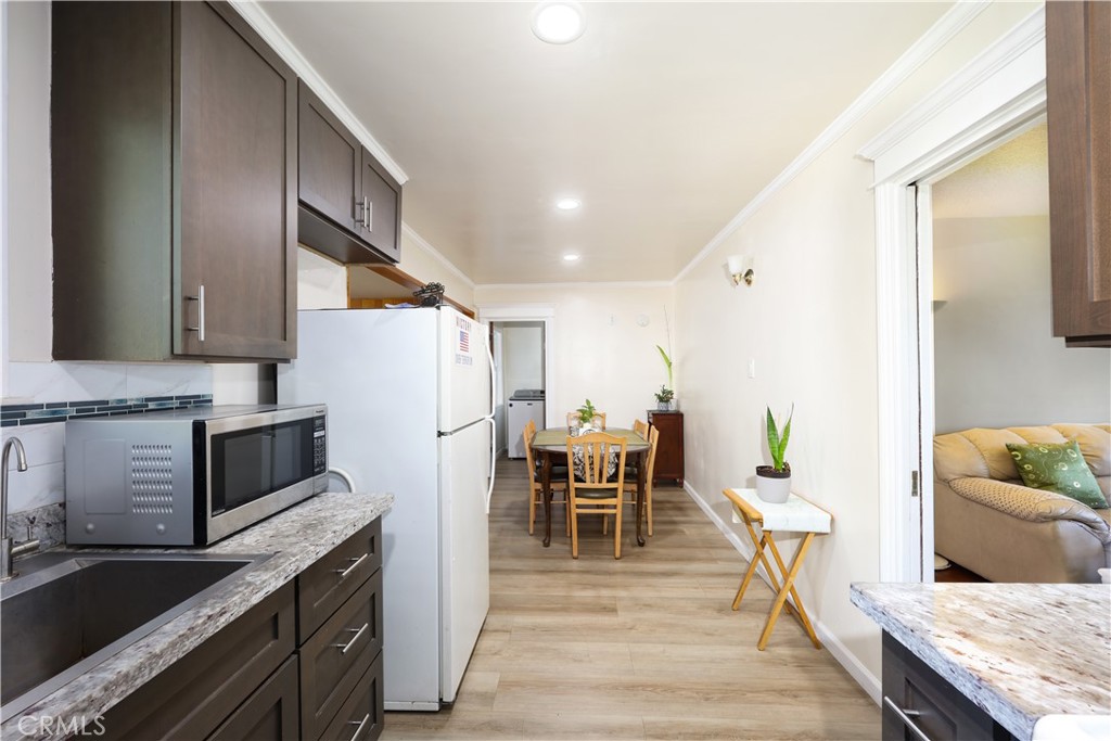 9802 Rives Avenue Downey, CA 90240 - Photo 8 of 37 Gallery Image 8