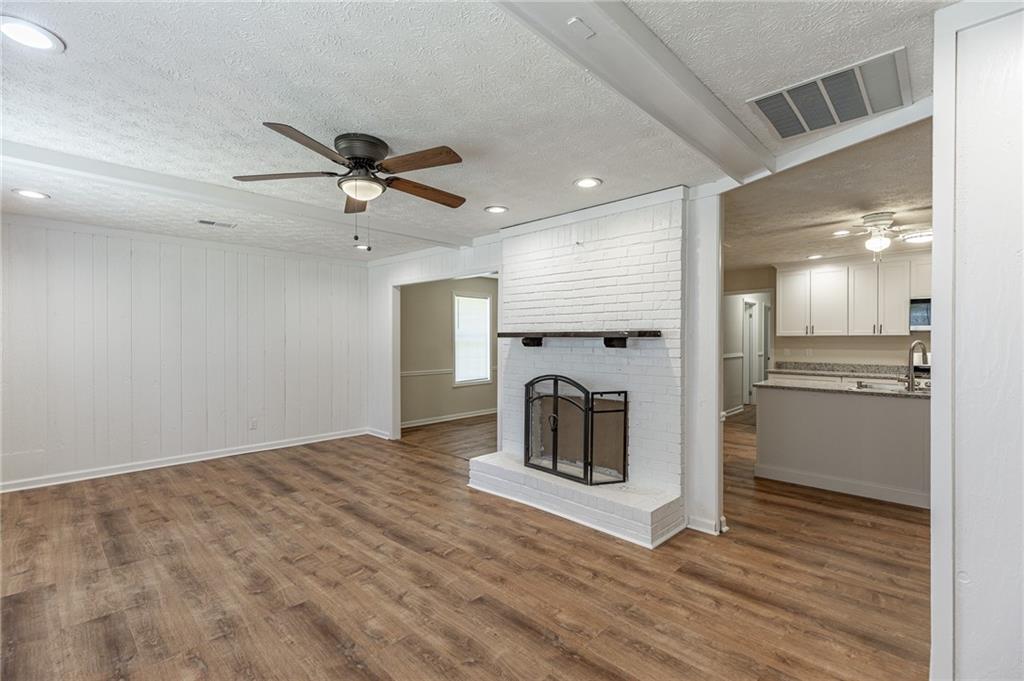 1597 Bennett Road Grayson, GA 30017 - Photo 3 of 41