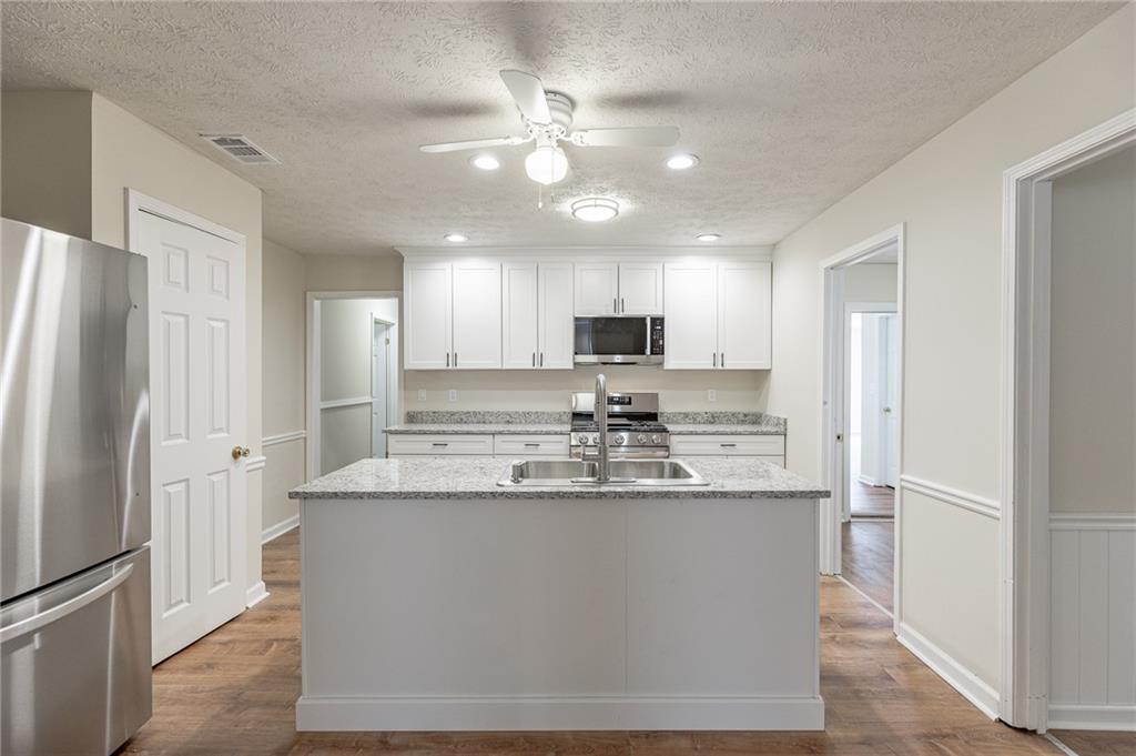 1597 Bennett Road Grayson, GA 30017 - Photo 8 of 41