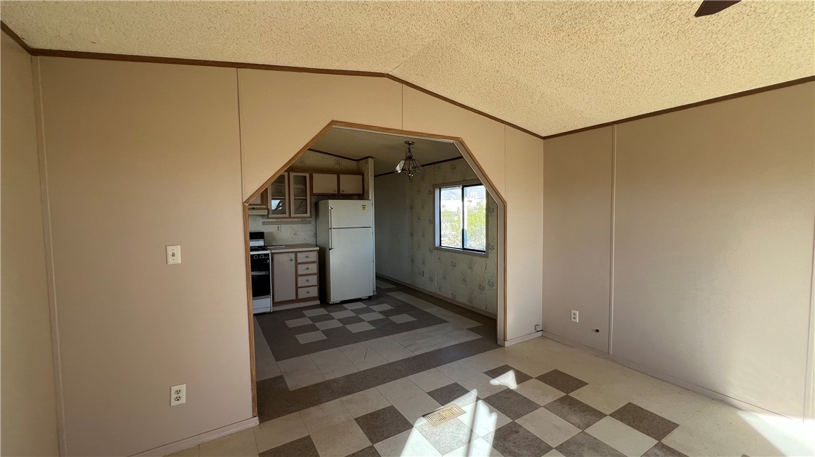 3718 Ajo Road Golden Valley, AZ 86413 - Photo 6 of 29 Kitchen