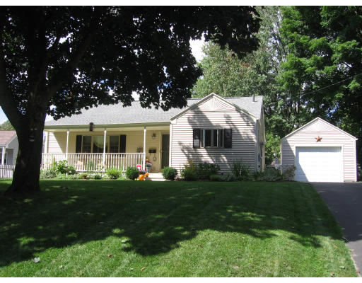 46 Robinson Road West Springfield, MA 01089 - Photo 3 of 19 Gallery Image 3