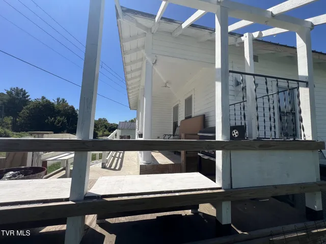 $99,000 | 301 South Johnson Drive, Pennington Gap, VA 24277