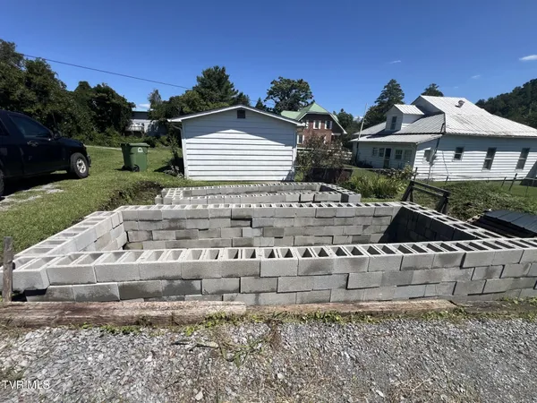 $99,000 | 301 South Johnson Drive, Pennington Gap, VA 24277