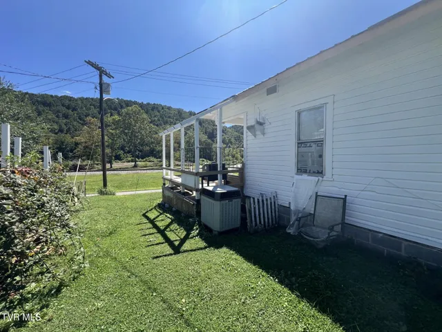 $99,000 | 301 South Johnson Drive, Pennington Gap, VA 24277