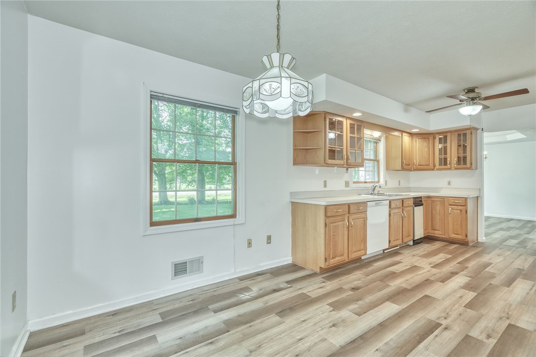 6578 Lakeside Road Ontario, NY 14519 - Photo 8 of 40