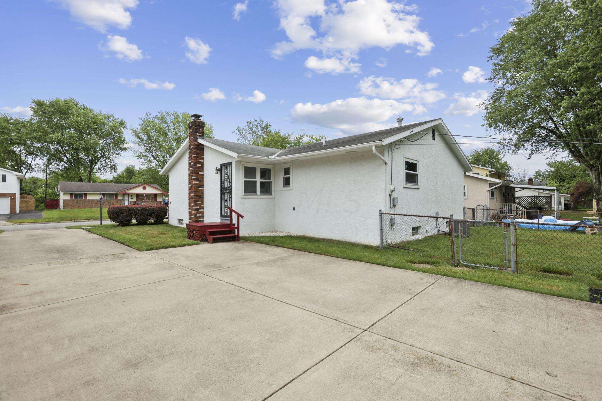 2635 Brownfield Road Columbus, OH 43232 - Photo 7 of 41 12-web-or-mls-0V3A8862