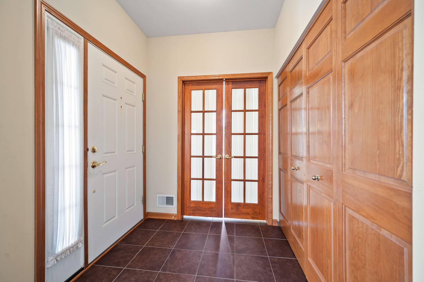 1176 Heathrow Lane Aurora, IL 60502 - Photo 3 of 30