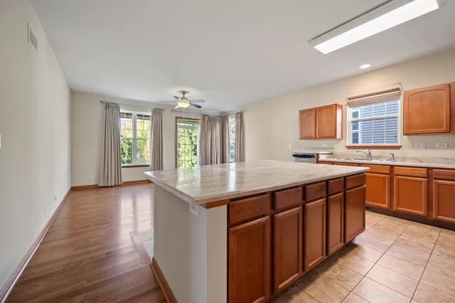 $540,000 | 1176 Heathrow Lane, Aurora, IL 60502