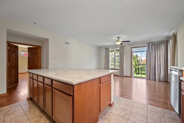 $540,000 | 1176 Heathrow Lane, Aurora, IL 60502