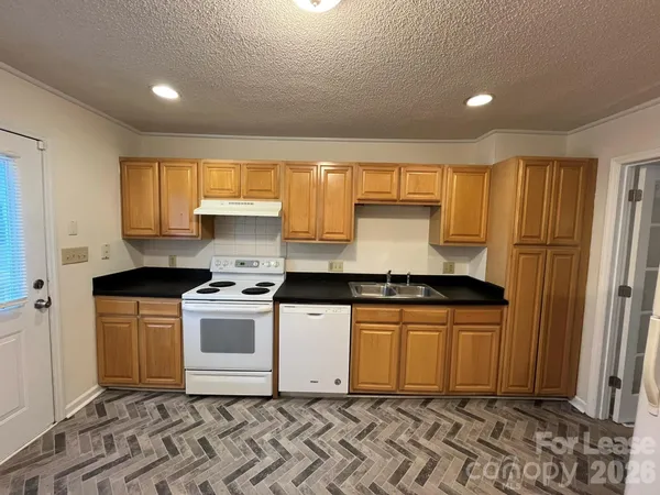 $1,745 | 4535 Dawnwood Drive, Charlotte, NC 28212