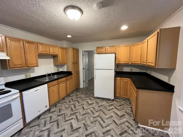 $1,745 | 4535 Dawnwood Drive, Charlotte, NC 28212