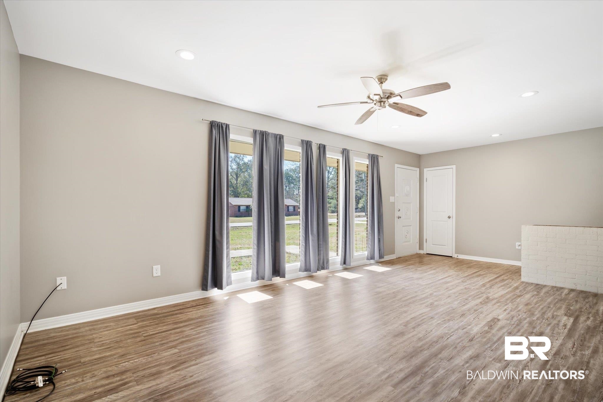 7070 South Laverne Drive Mobile, AL 36618 - Photo 2 of 20