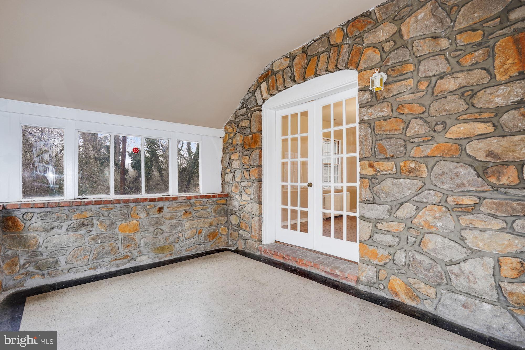 3209 19th Road North Arlington, VA 22201 - Photo 11 of 35 a view of front door