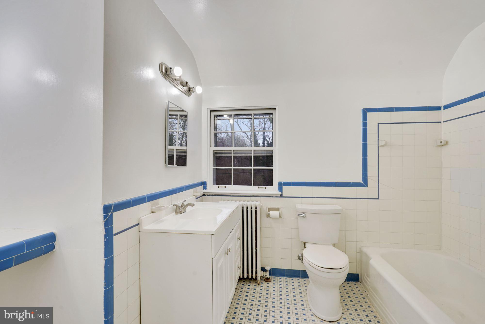 3209 19th Road North Arlington, VA 22201 - Photo 20 of 35 a bathroom with a sink toilet and shower