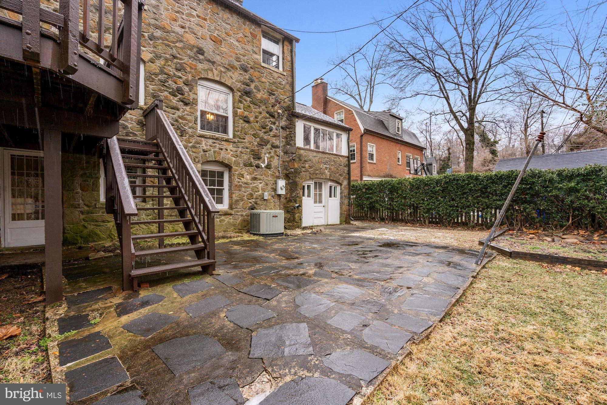 3209 19th Road North Arlington, VA 22201 - Photo 33 of 35 a view of a house with a stairs
