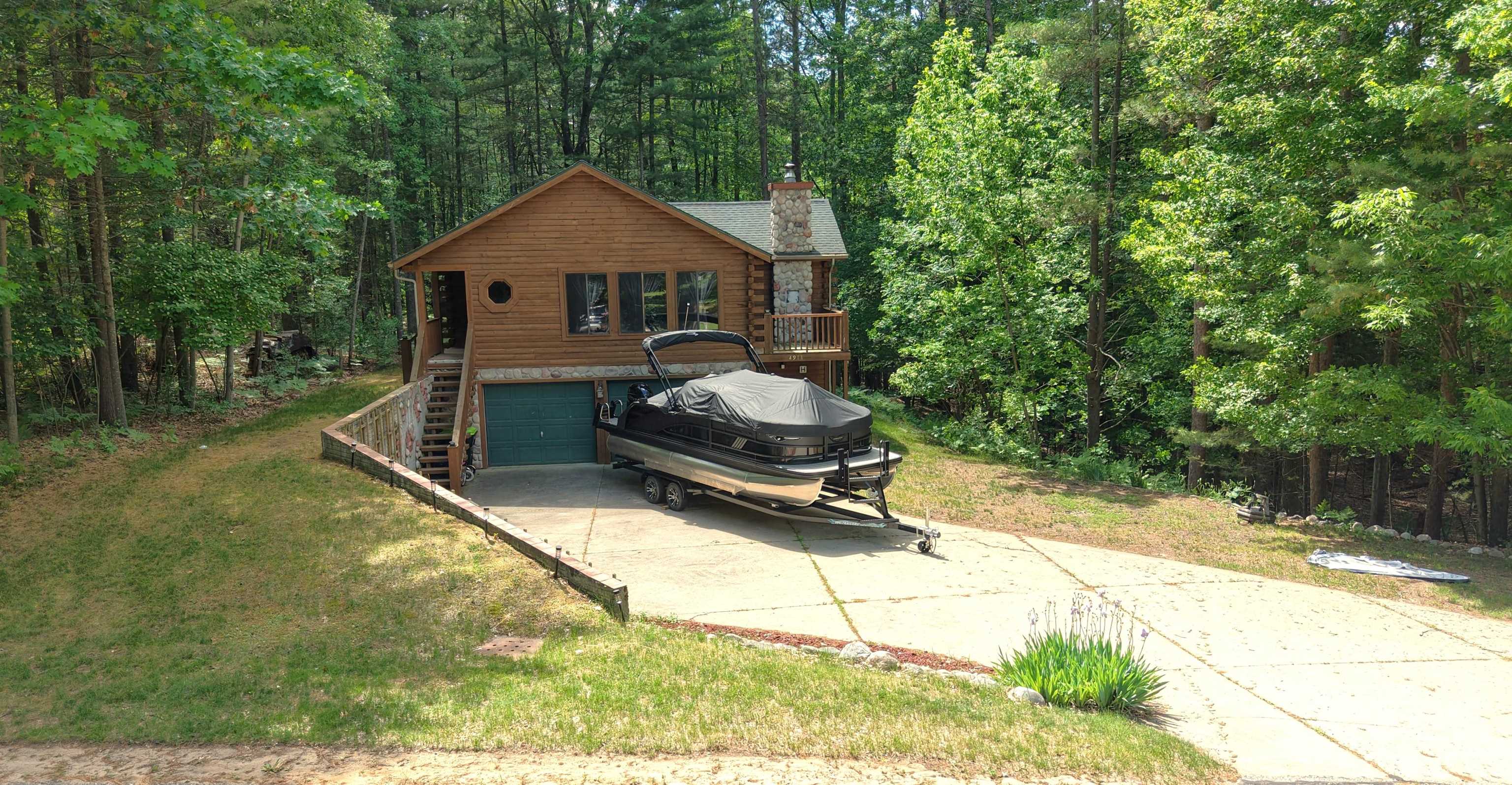4911 Princess Way Gladwin, MI 48624 - Photo 2 of 55