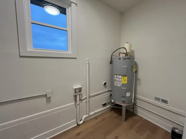 $419,800 | 1047 New Deal Potts Road, Cottontown, TN 37048