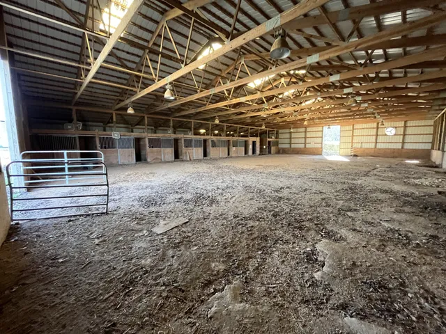 $419,800 | 1047 New Deal Potts Road, Cottontown, TN 37048