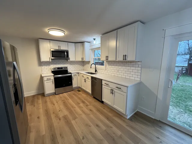 $419,800 | 1047 New Deal Potts Road, Cottontown, TN 37048