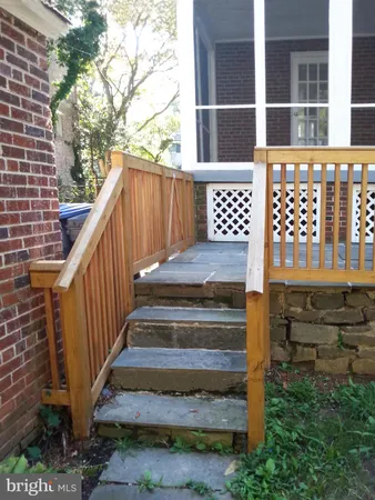 a view of entryway with a front door