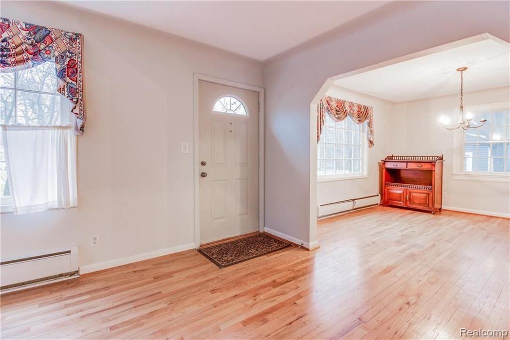 650 Trinway Road Troy, MI 48085 - Photo 3 of 37
