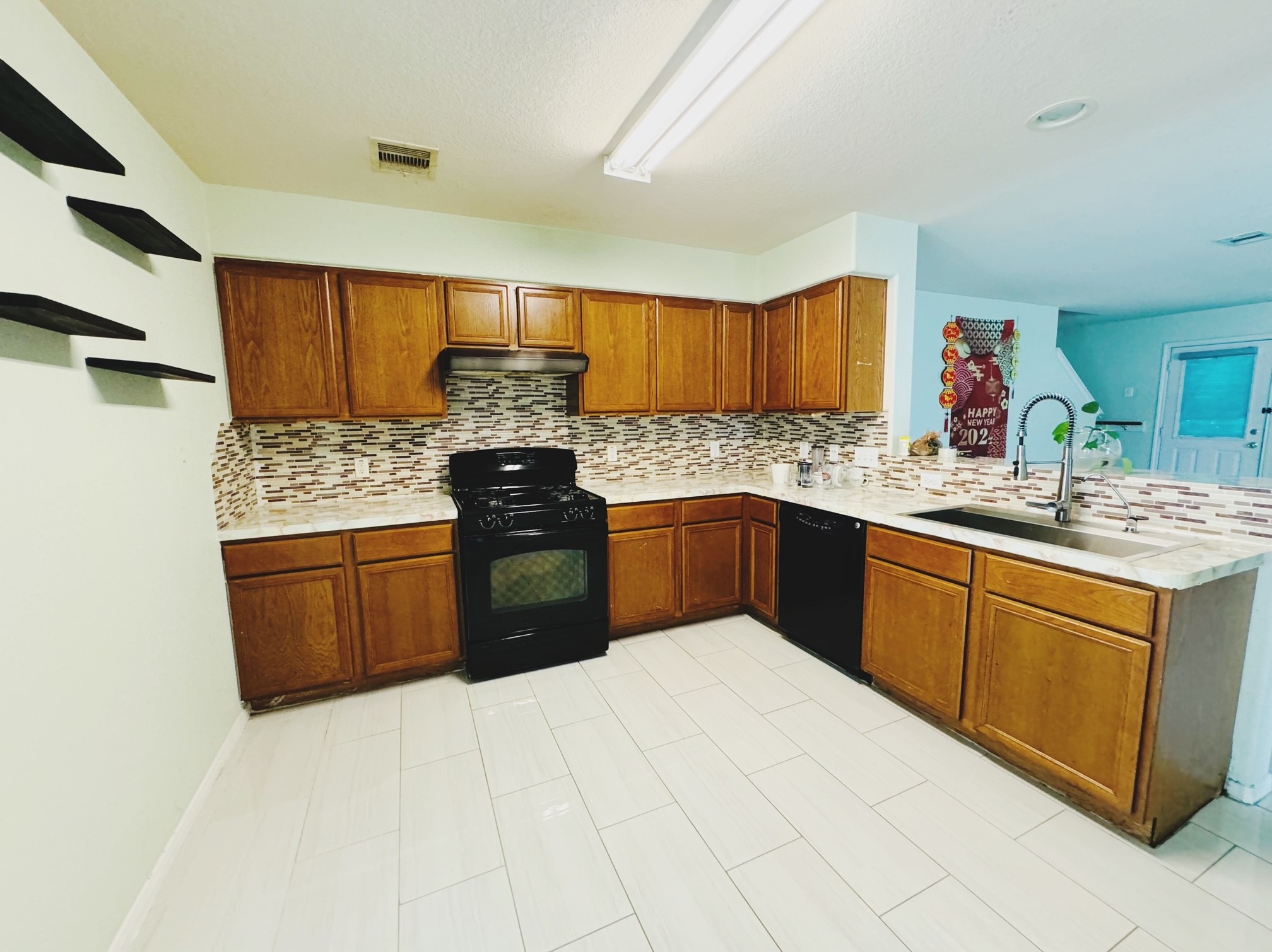 10515 Ince Lane Houston, TX 77040 - Photo 8 of 26