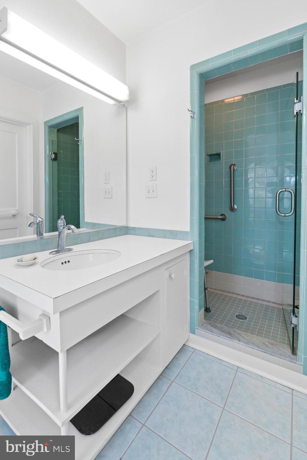 129 School Road Wilmington, DE 19803 - Photo 33 of 53 Full ensuite bath with shower