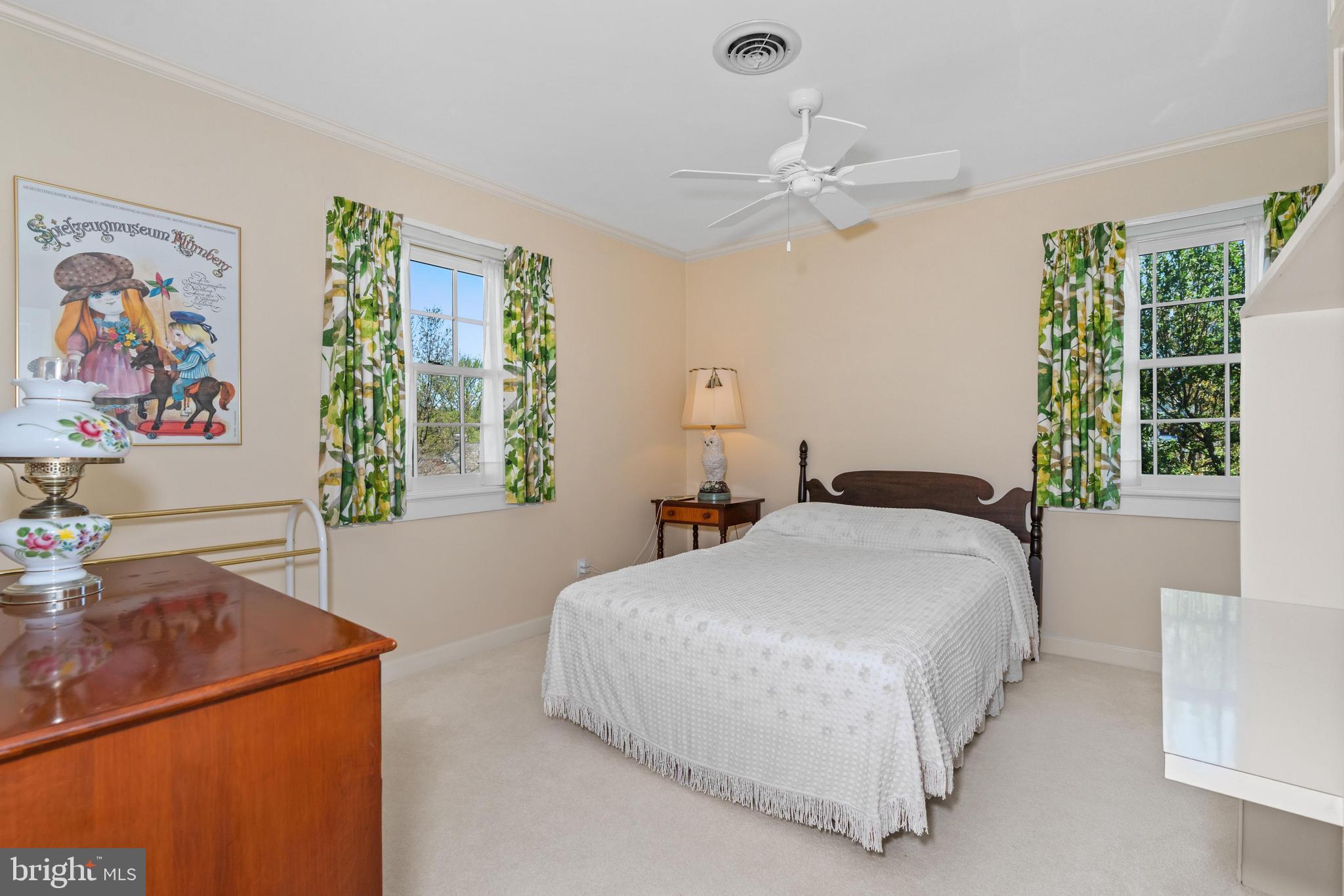 129 School Road Wilmington, DE 19803 - Photo 37 of 53 Upper level bedroom 4