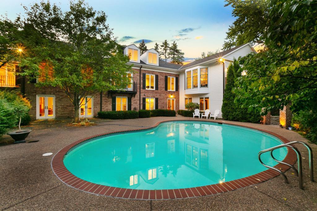 410 Highcroft Road Wayzata, MN 55391 - Photo 2 of 32