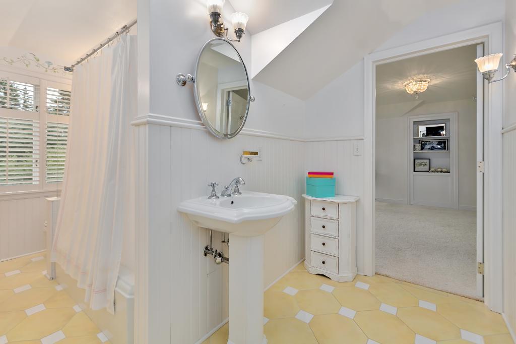 410 Highcroft Road Wayzata, MN 55391 - Photo 16 of 32