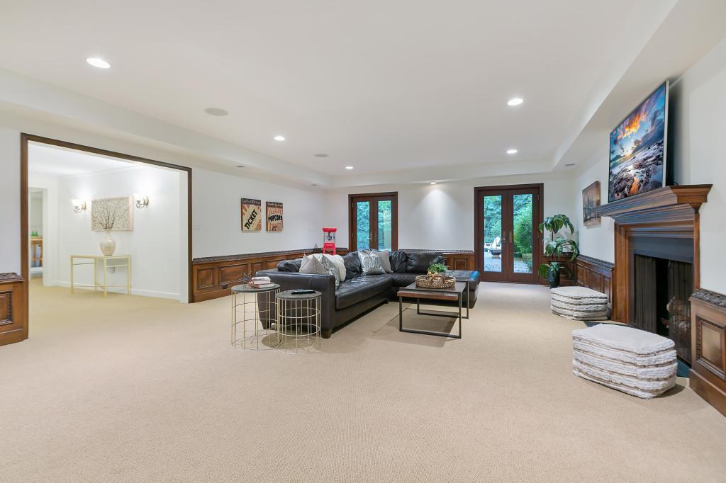 410 Highcroft Road Wayzata, MN 55391 - Photo 17 of 32