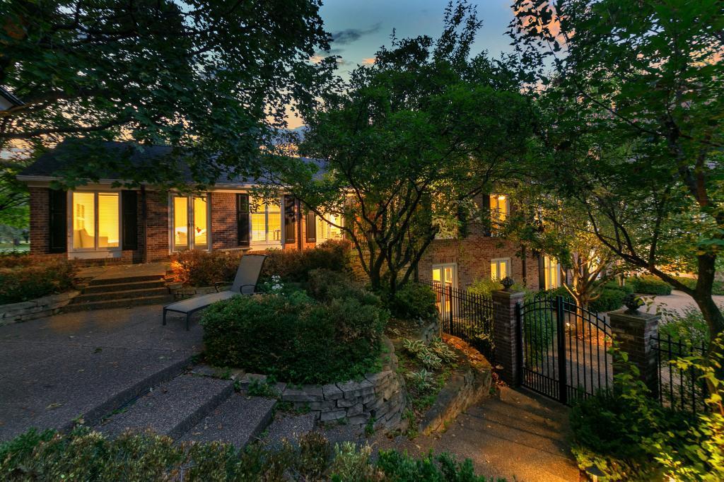 410 Highcroft Road Wayzata, MN 55391 - Photo 31 of 32