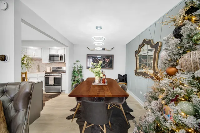 $325,000 | 7332 West 155th Street, Orland Park, IL 60462