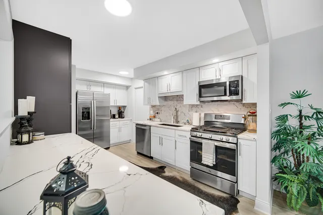 $325,000 | 7332 West 155th Street, Orland Park, IL 60462