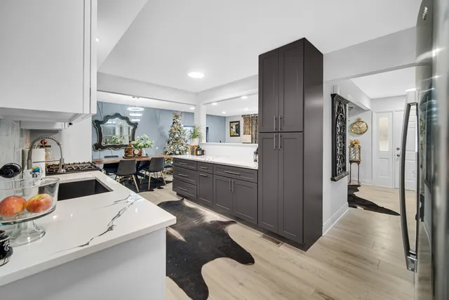 $325,000 | 7332 West 155th Street, Orland Park, IL 60462