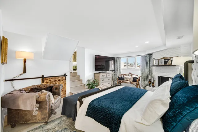 $325,000 | 7332 West 155th Street, Orland Park, IL 60462